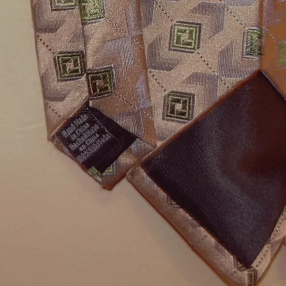 Concepts by Claiborne Men’s Silk Tie Grey Green Geometric Design 58” - Picture 3 of 5